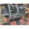 Image 2 : COLEMAN EVENHEAT 45KBTU/HR DUAL FUEL BBQ
