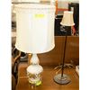 Image 1 : 2 VINTAGE TABLE LAMPS