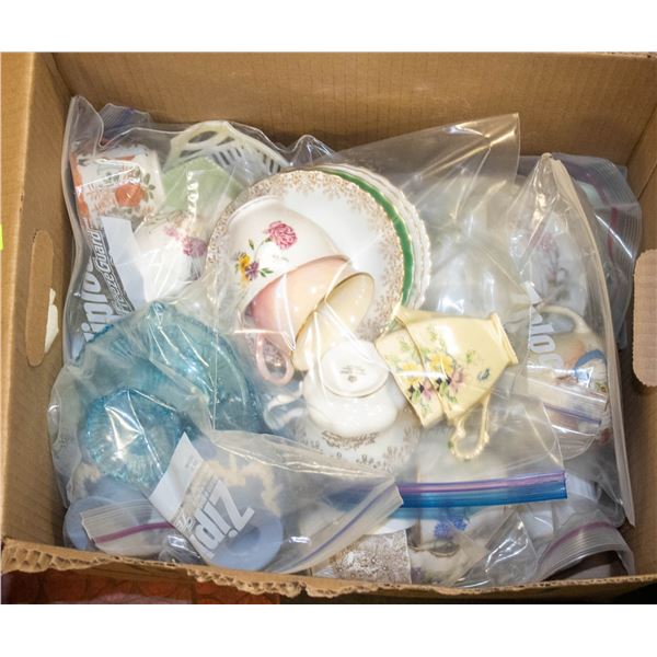 NINE ZIPLOC BAGS OF ASSORTED CUPS AND