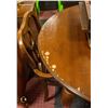 Image 3 : DINING ROOM TABLE WITH 6 CHAIRS AND 2 LEAFS AS IS