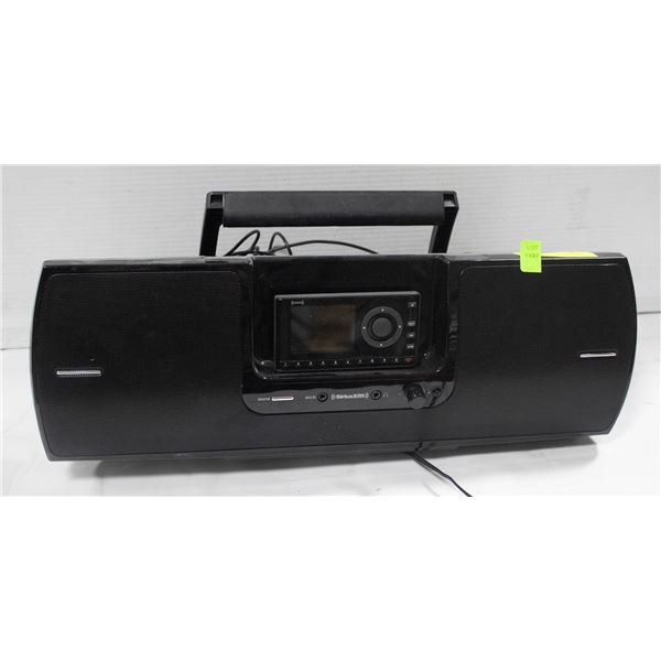 SIRIUS XM WITH BOOMBOX STYLE BASE