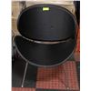 Image 1 : BLACK MODERN CHAIR
