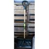 Image 1 : YARDWORKS SCOOP SHOVEL W/STEEL WEAR STRIP- 2