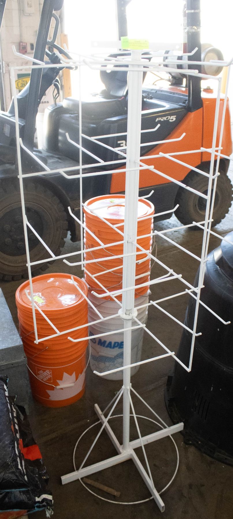 COMMERCIAL ROTATING METAL DISPLAY RACK- 60