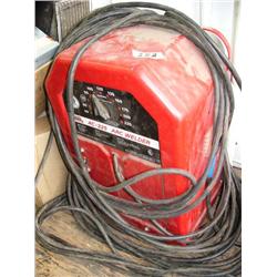 Lincoln Arc Welder AC 225  (169)