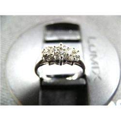 Diamond lady's ring, 10K white gold, round cut diamonds, approx. .38 carats, I1-I2 clarity, G color,