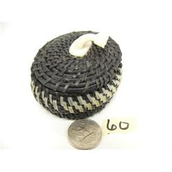 Oval Baleen basket - 3" diameter with whales tail finial and white baleen (2)