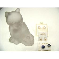 3 Pairs of Freshwater pearl Earrings and Satin Glass Cat (2)