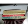 Image 4 : Lot of: Box of Reader's Digest condensed books, box of misc. 33 1/3 vinyl records, and 4 song books(