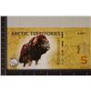 Image 1 : 2012 ARCTIC TERRITORIES $5 CU COLORIZED POLYMER