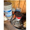 Image 3 : Various oil pails