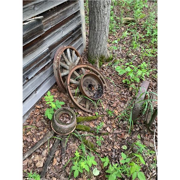 Yellow block, 2- wooden wheels