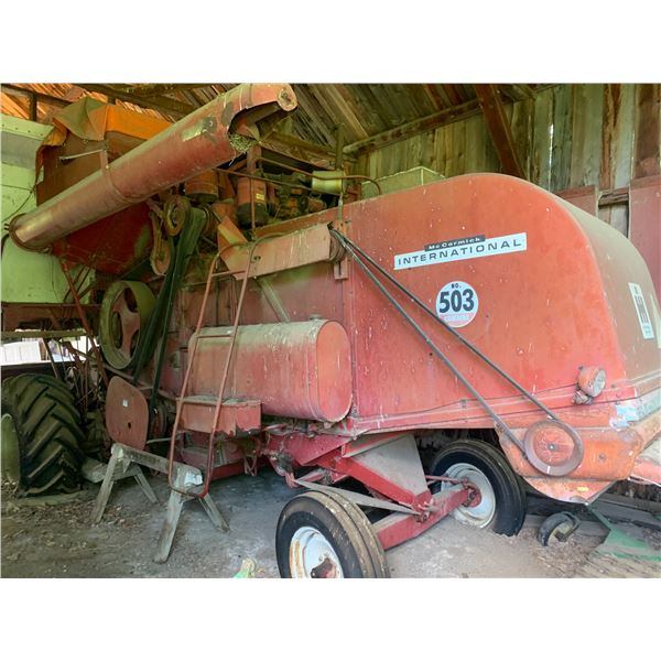 IH 503 Combine, shedded