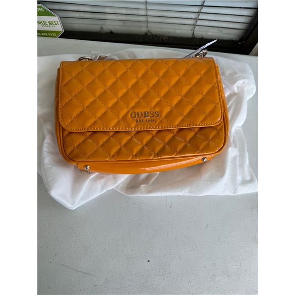 Guess purse nwt