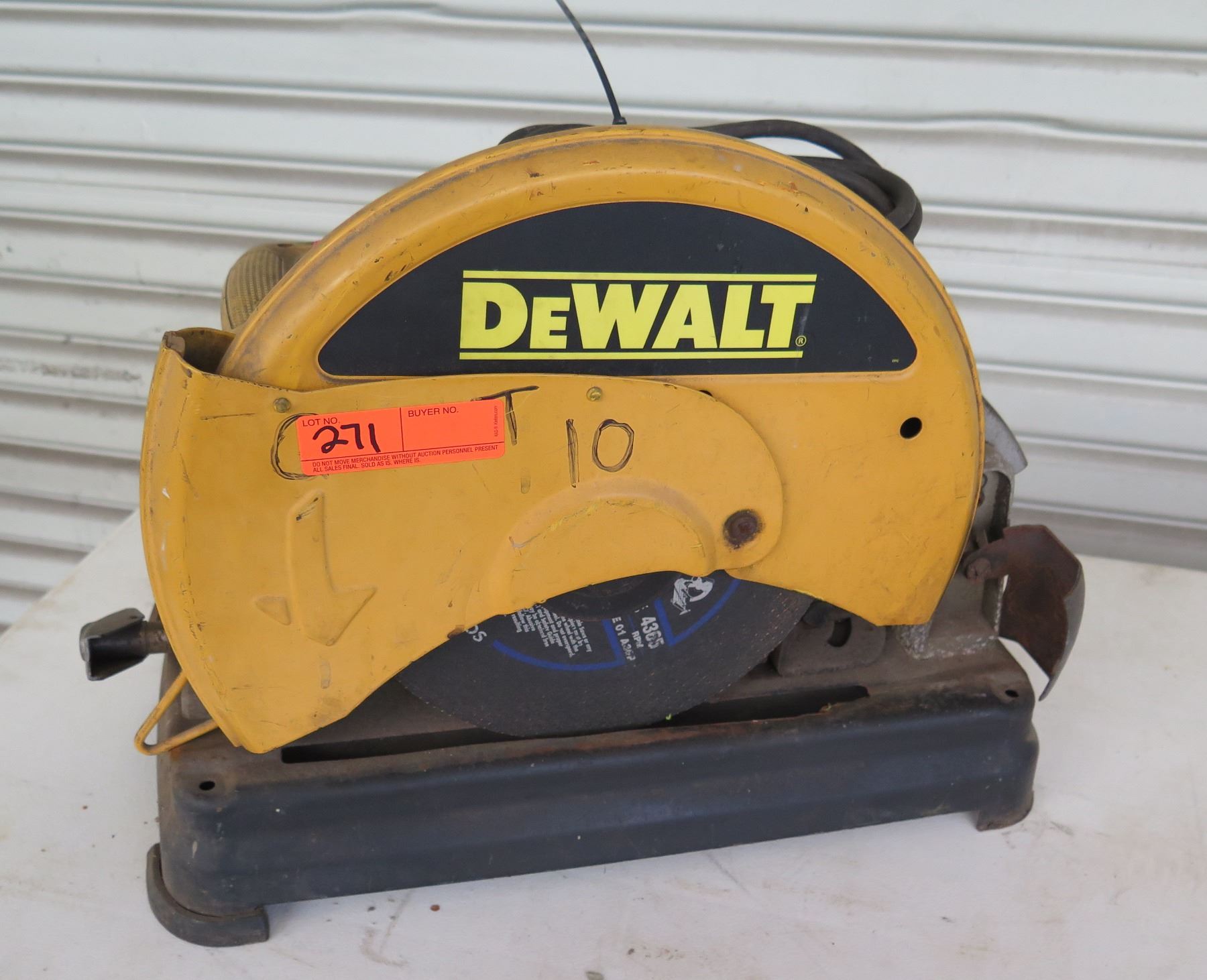 DeWALT D28715-QS Scie à métaux - 2200 W - 355 mm DeWALT D28715-QS Scie à métaux - 2200 W - 355 mm