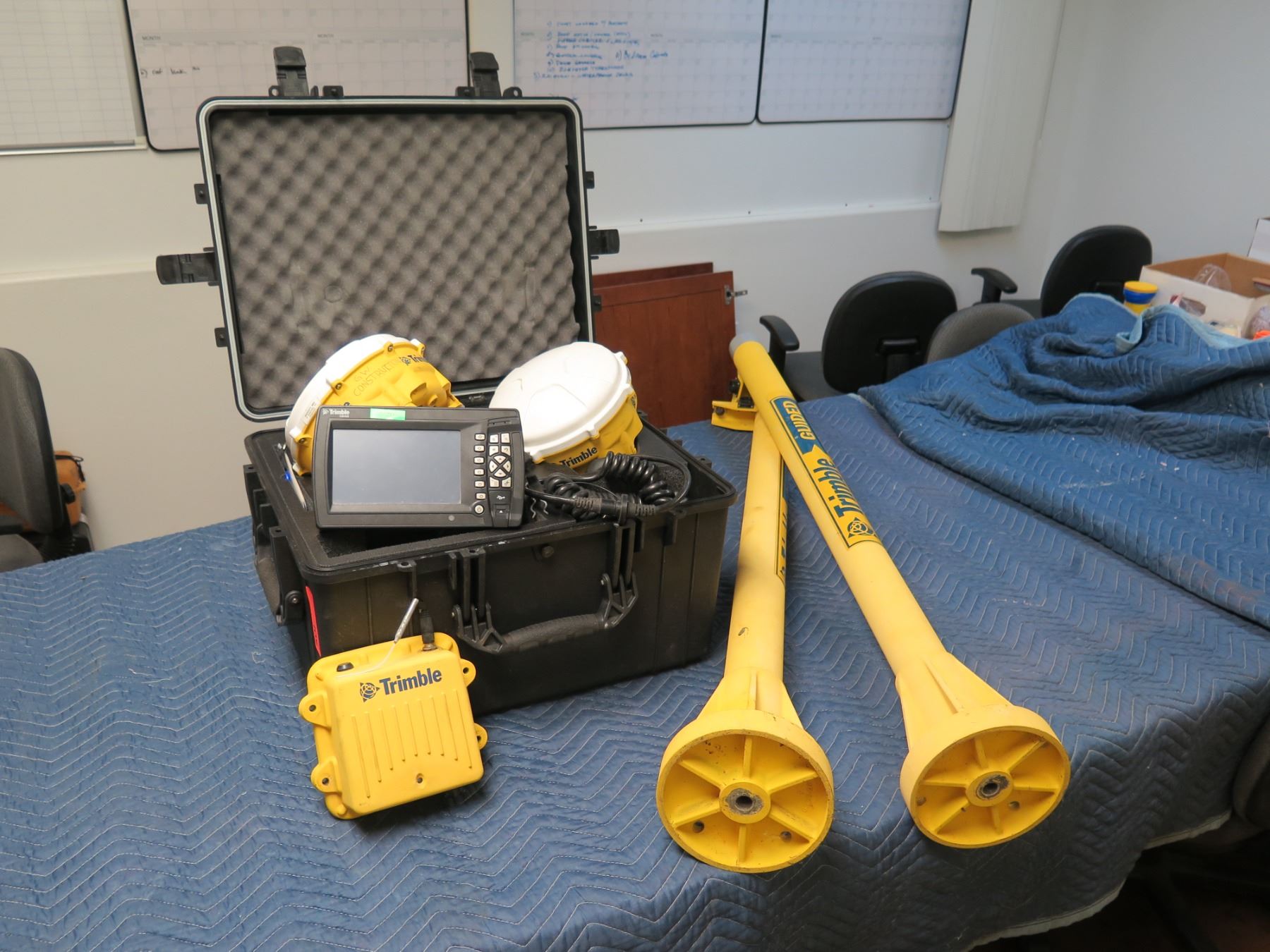 Trimble Test Box Trimble GCS900 Grade Control System w/ CB460 Control Box