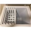 Image 2 : Frigidaire Small Chest Freezer 27 x 22 x 34T