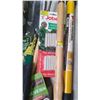 Image 2 : Group lot - Gardening Tools & Gloves - Miracle Gro Plant Food
