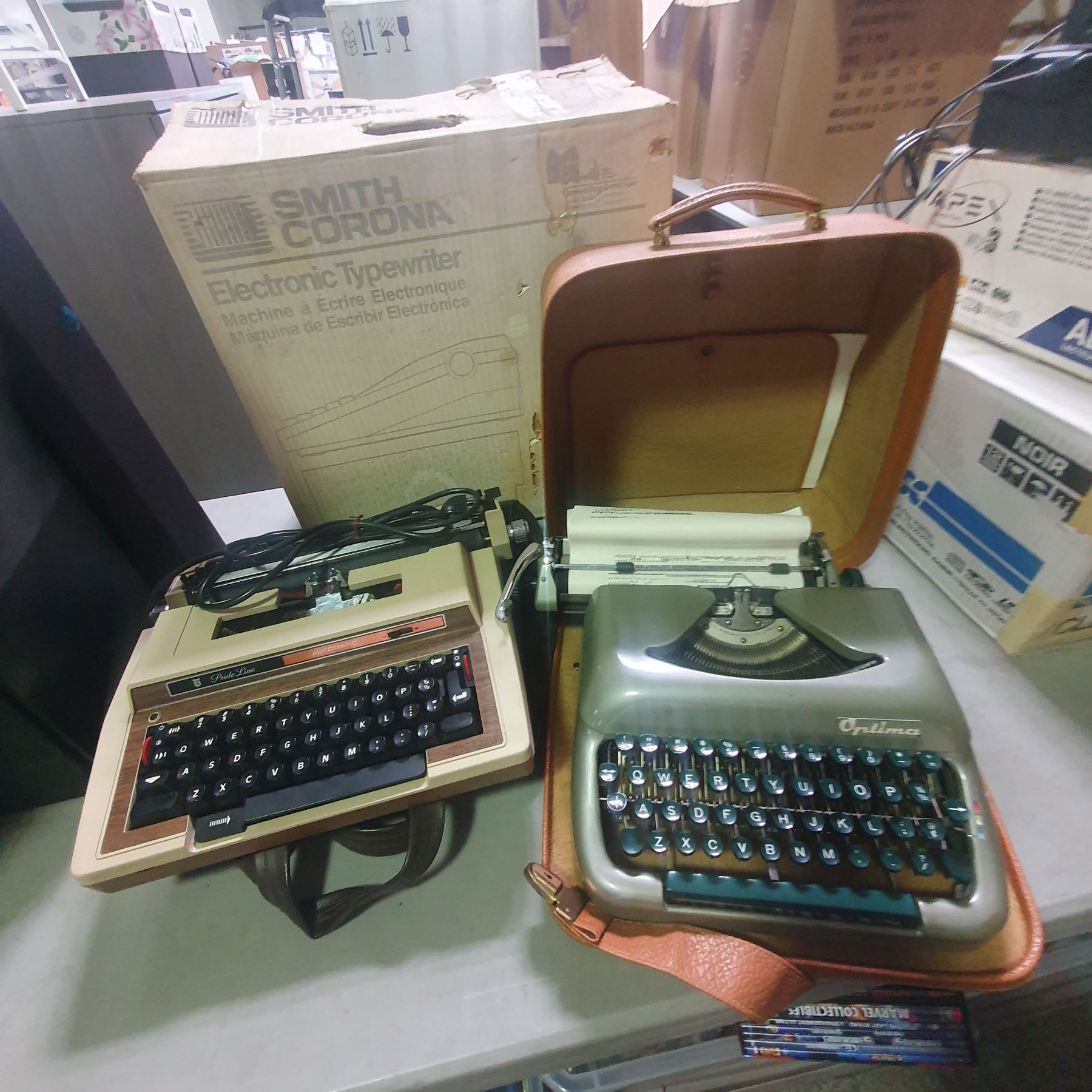 Type Writer Box Group lot - x2 Electronic Typewriters - 1 Analog Typewriter (All With ...