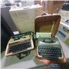 Image 2 : Group lot - x2 Electronic Typewriters - 1 Analog Typewriter (All With Cases / Box)