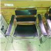 Image 2 : Mid Century Modern Chair