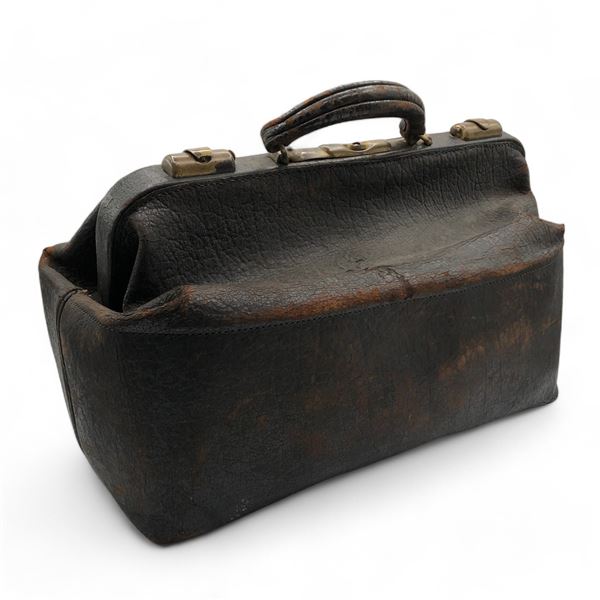 "The Good Doctor" - Dr. Glassman leather bag