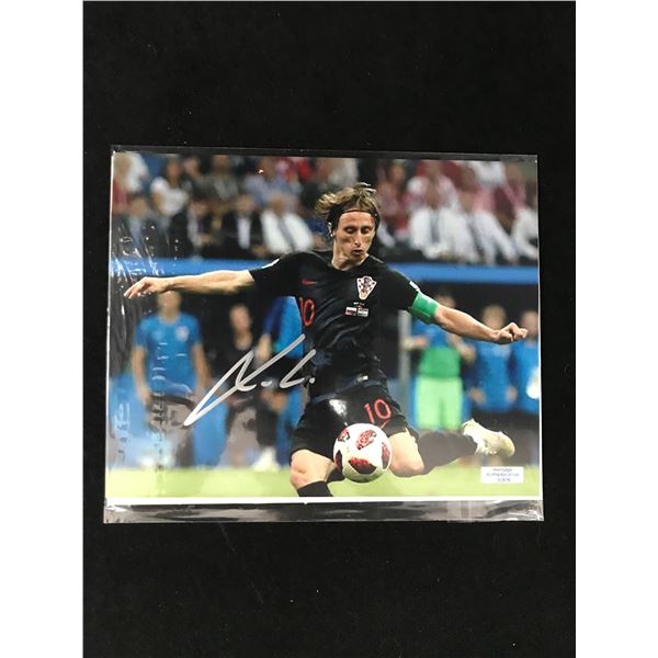 LUKA MODRIC SIGNED 8X10 PHOTO HA COA