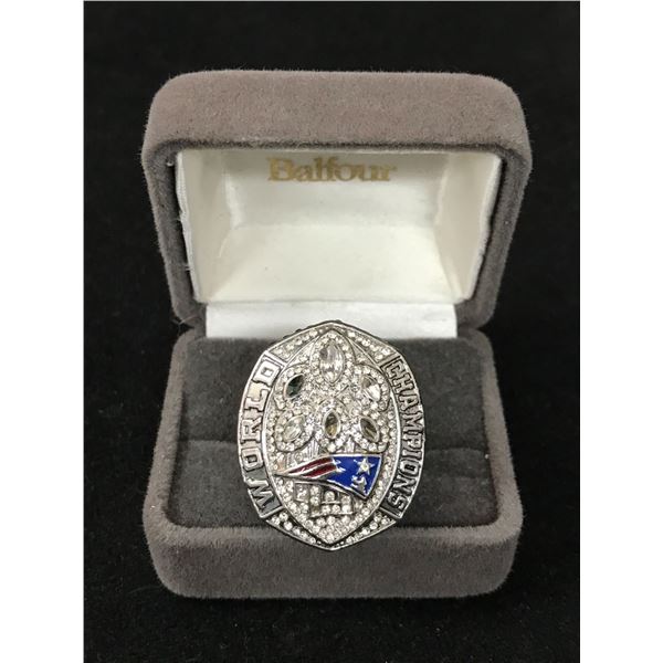 TOM BRADY NEW ENGLAND PATRIOTS REPLICA CHAMPIOSHIP RING