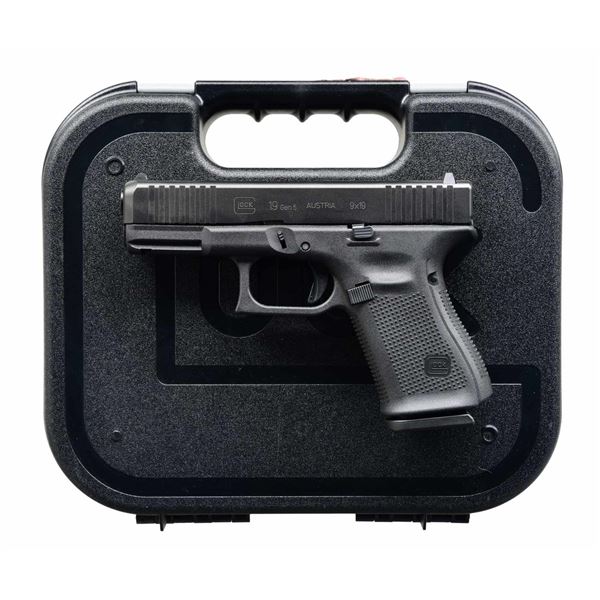 GEN 5 GLOCK 19 SEMI AUTO PISTOL.