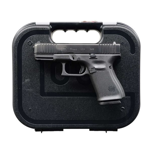 GEN 5 GLOCK 19 SEMI AUTO PISTOL.