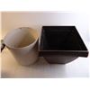Image 2 : *(2) Large Outside Plastic Planters