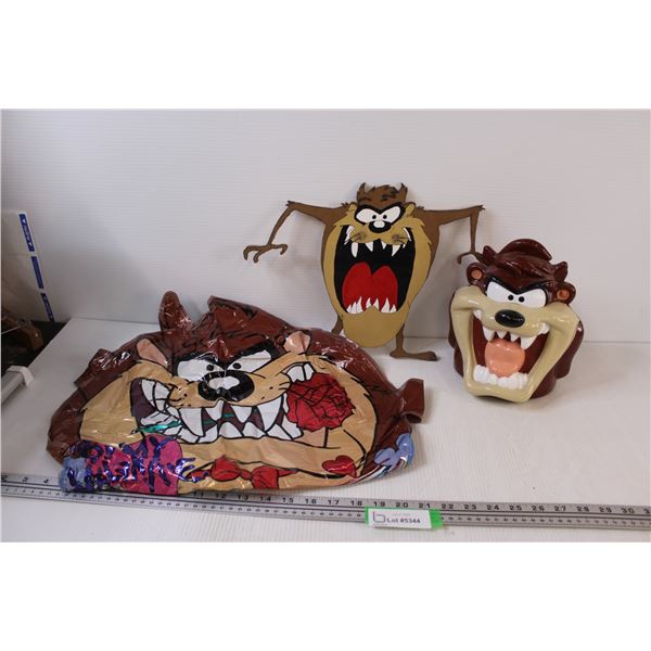 Tasmanian Devil Lot: Figurine, Wood Sign Board, Balloon (as is)