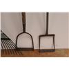 Image 3 : * Rake & (2) Garden Weeders