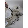 Image 4 : Berkley Mixer - Untested, (2) Bowls, Grinder Attachment, Misc.