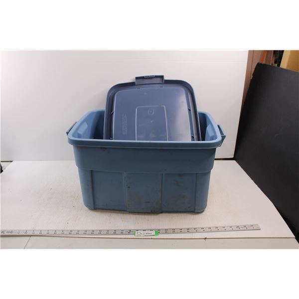 *Medium Size Rubbermaid Tote w/Lid