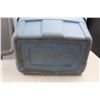 Image 3 : *Medium Size Rubbermaid Tote w/Lid
