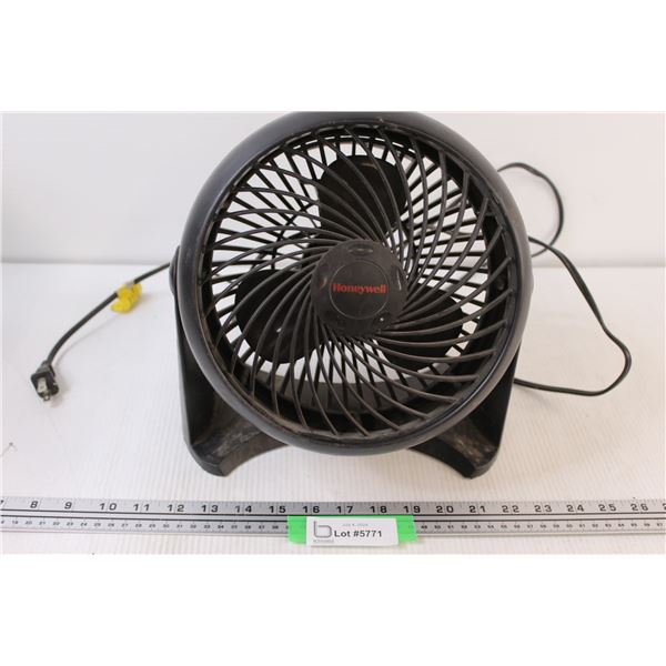 Honeywell 9" Fan - Works