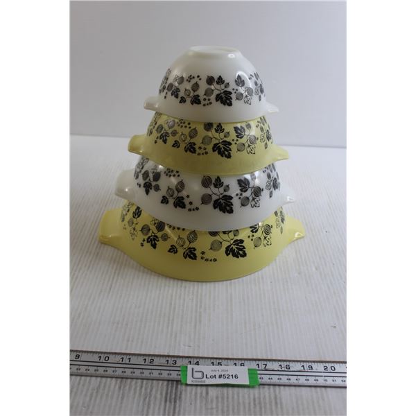 (4) Pyrex Gooseberry Cinderella Mixing Bowls