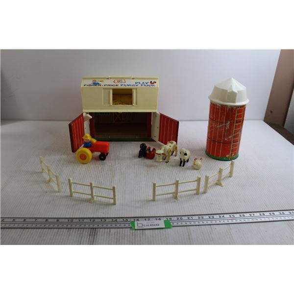 Fisher-Price Family Play Farm