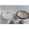 Image 5 : (15) Dinnerware Pieces - Mugs, Plates, Bowls, Some Chips