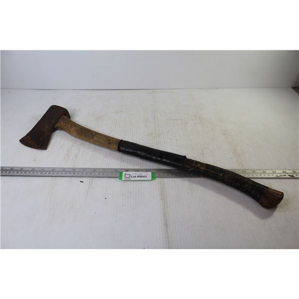 Vintage Axe (handle is cracked)