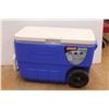 Image 5 : *Coleman Cooler w/Handle & Wheels (52 Quart)
