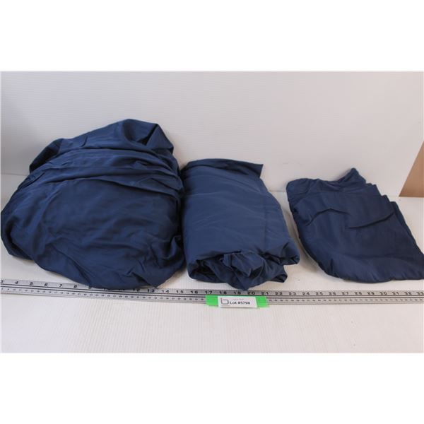 King Size Bed Sheet Set w/(2) Pillow Cases (Bamboo Material) - Like New