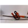 Image 1 : Black & Decker Hedge Trimmer - 16" Blade Length - Works