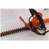 Image 4 : Black & Decker Hedge Trimmer - 16" Blade Length - Works