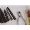 Image 3 : (10) Punch Set, Pilers, Tubeless Tire Repair Kit
