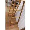 Image 5 : * Wooden Ladder