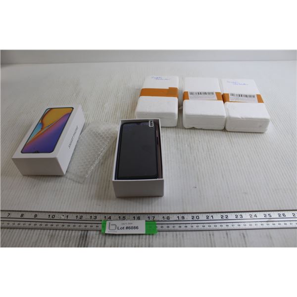 Leice Phone - Turns On, (3) Screen Protectors