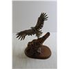 Image 4 : Eagle Decoration - Rock Rotates
