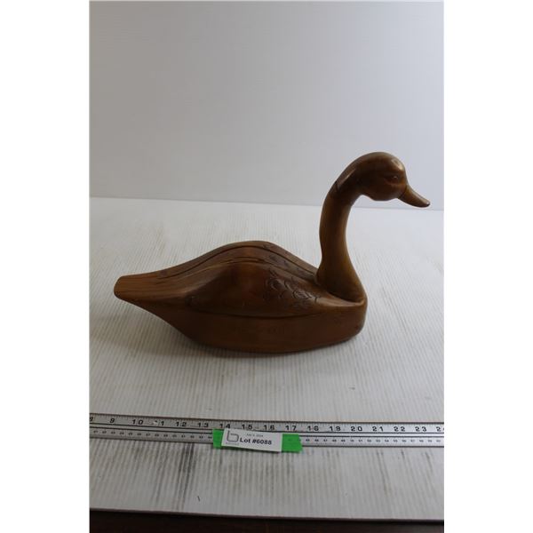 Carved Goose - Cracks